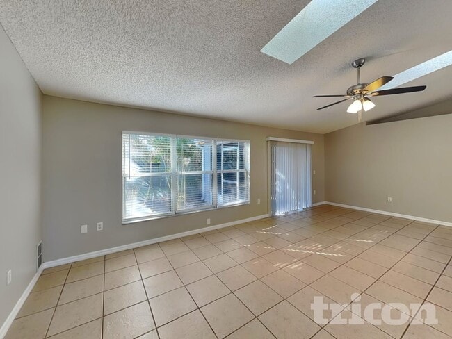 1381 Broken Pine Rd in Deltona, FL - Building Photo - Building Photo