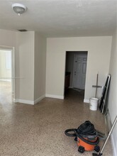1121 NW 34th Ave in Miami, FL - Building Photo - Building Photo