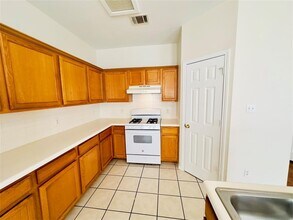 17320 Bishopsgate Dr in Pflugerville, TX - Building Photo - Building Photo