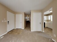 238 Hampton Dr photo'