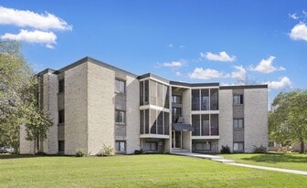 Stonebridge Apartments in Stillwater, MN - Building Photo