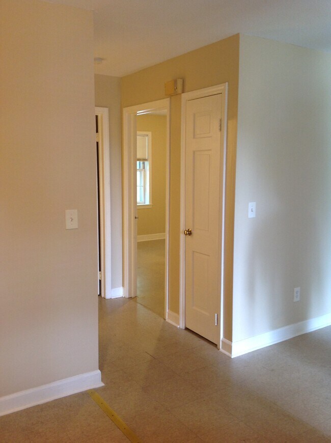 5225 Shattalon Dr, Unit 21 in Winston-Salem, NC - Foto de edificio - Building Photo