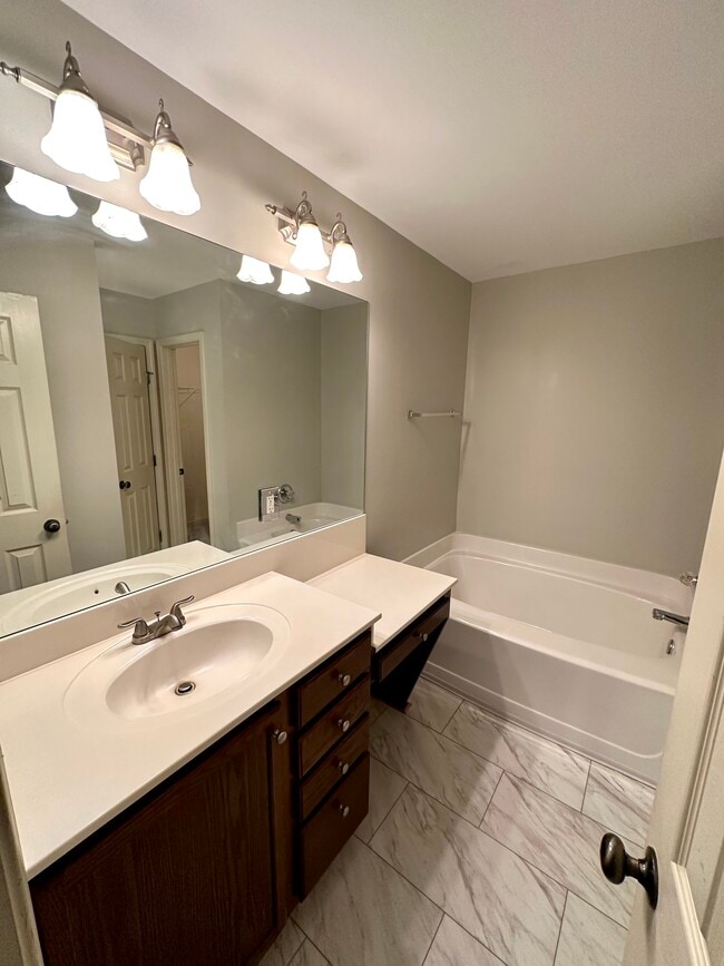 2811 Southwood Ln in Bessemer, AL - Building Photo - Building Photo