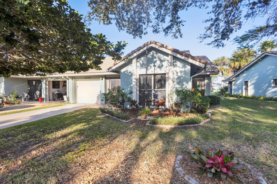 4176 Gator Trace Villas Cir in Fort Pierce, FL - Foto de edificio
