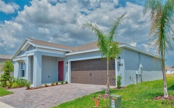 4986 Worchester Dr in Kissimmee, FL - Foto de edificio - Building Photo