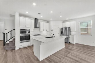 8538 Taizi Ave in Las Vegas, NV - Building Photo - Building Photo