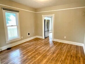 122 NE Beech St in Portland, OR - Building Photo - Building Photo