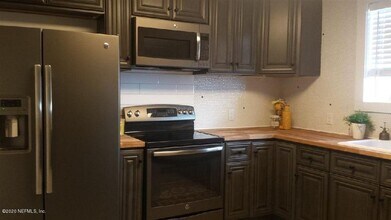 28 S Leonardi St in St. Augustine, FL - Building Photo - Building Photo
