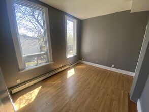 323-323 Pearl St in Thunder Bay, ON - Building Photo - Building Photo