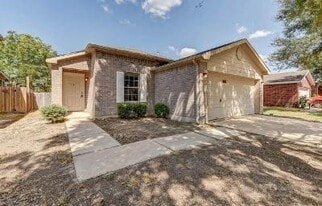 15718 Western Skies Dr in Houston, TX - Building Photo