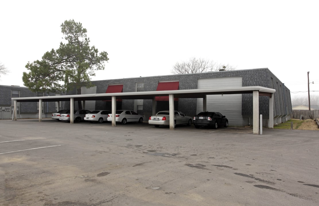 Silver Oaks Apartments in Muskogee, OK - Building Photo
