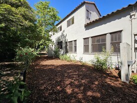 630 Seneca St in Palo Alto, CA - Building Photo