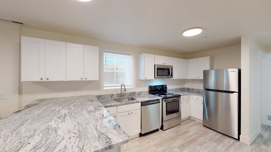 1214 Washtenaw Ct in Ann Arbor, MI - Building Photo