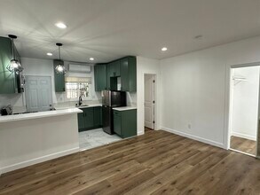 632 1/4 N Plymouth Blvd, Unit 632.25 in Los Angeles, CA - Building Photo - Building Photo