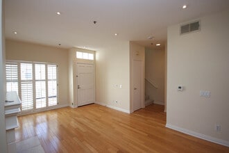 111 S Oak Knoll Ave, Unit 203 in Pasadena, CA - Building Photo - Building Photo
