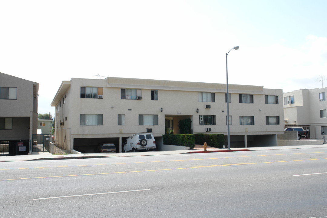 The Calcutta Apartments in Los Angeles, CA - Building Photo