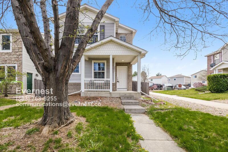 10700 Kimblewyck Cir in Northglenn, CO - Building Photo