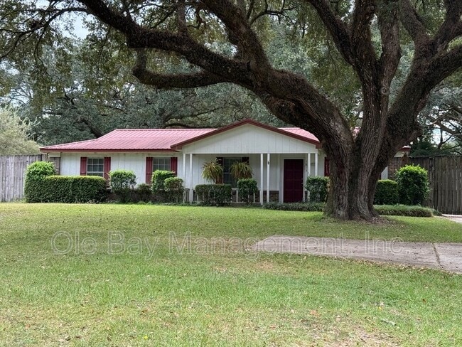 property at 1813 E Oakado Dr