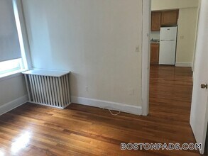 33 Lancaster Terrace in Brookline, MA - Building Photo - Building Photo
