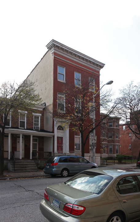 1308 McCulloh St in Baltimore, MD - Building Photo