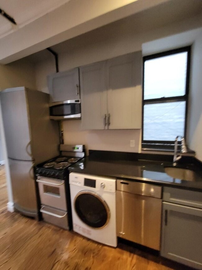 221 E 23rd St in New York, NY - Foto de edificio - Building Photo