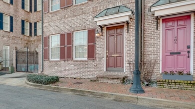 407 E Hull St in Savannah, GA - Building Photo - Building Photo
