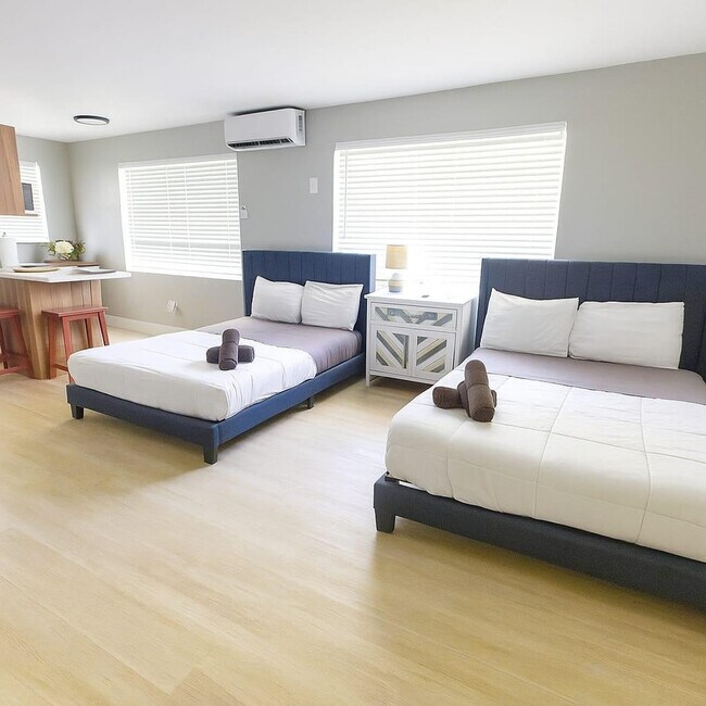 318 Walnut St in Hollywood, FL - Building Photo - Building Photo