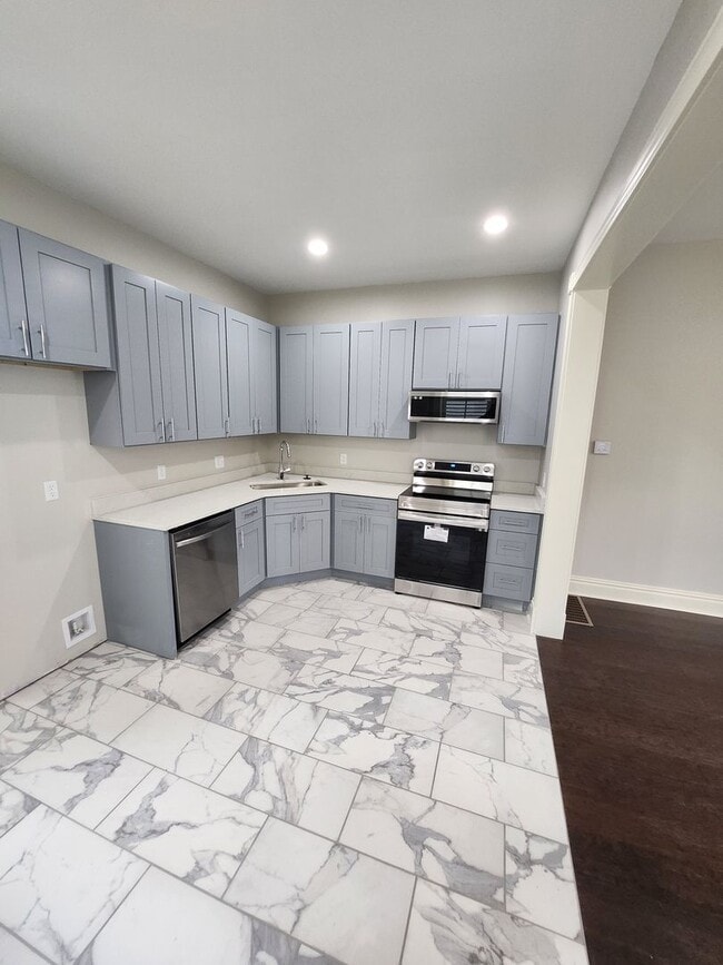 property at 4240 Norfolk Ave