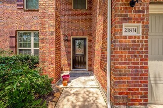 21831 Mount Hunt Dr in Spring, TX - Building Photo - Building Photo