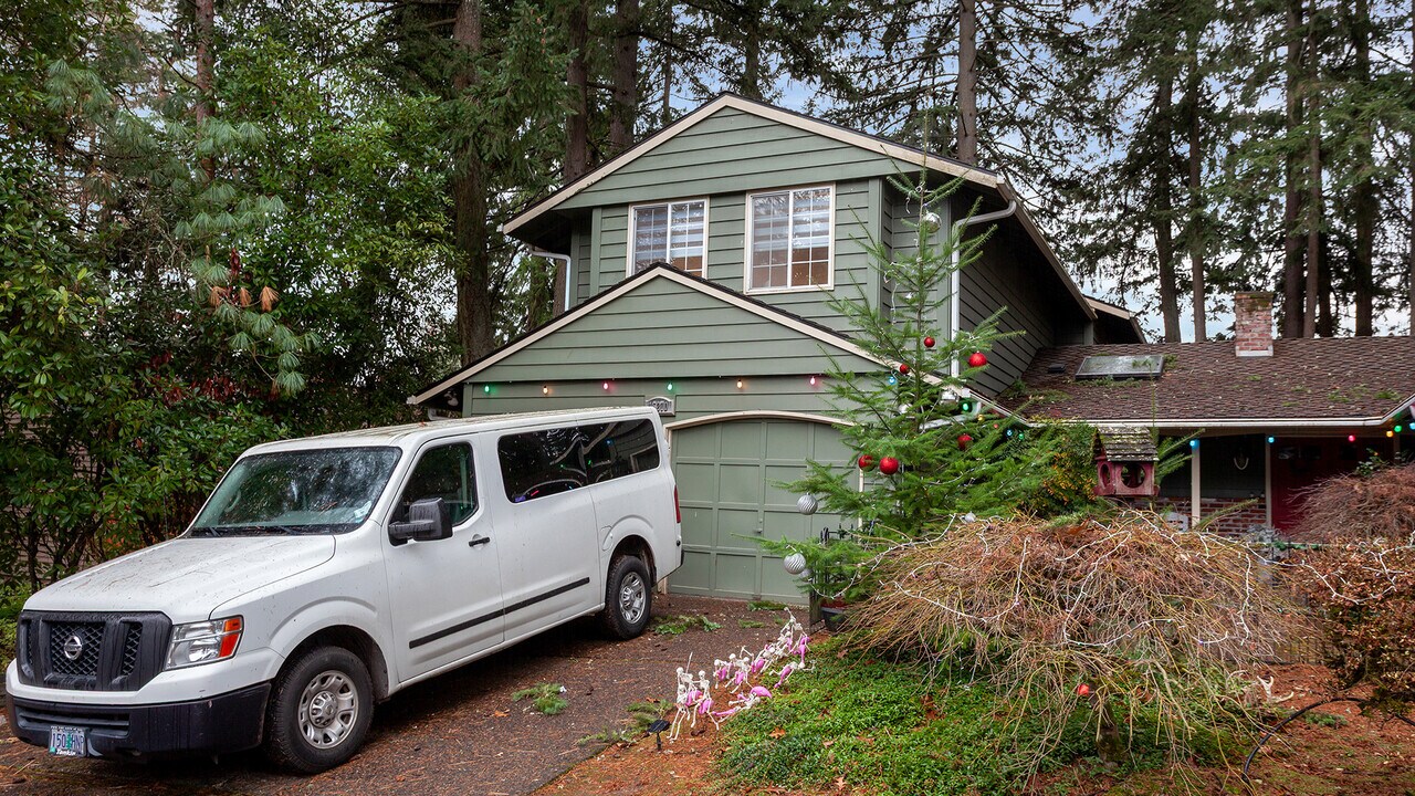 15270 SW Springdale Ct, Unit 200 in Beaverton, OR - Foto de edificio