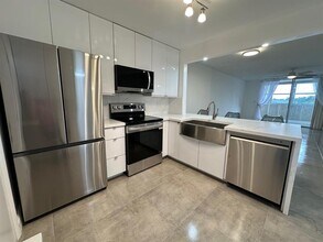 406 NW 68th Ave in Fort Lauderdale, FL - Building Photo - Building Photo