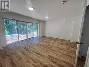 29 Chestnut Ct in Aurora, ON - Building Photo - Building Photo