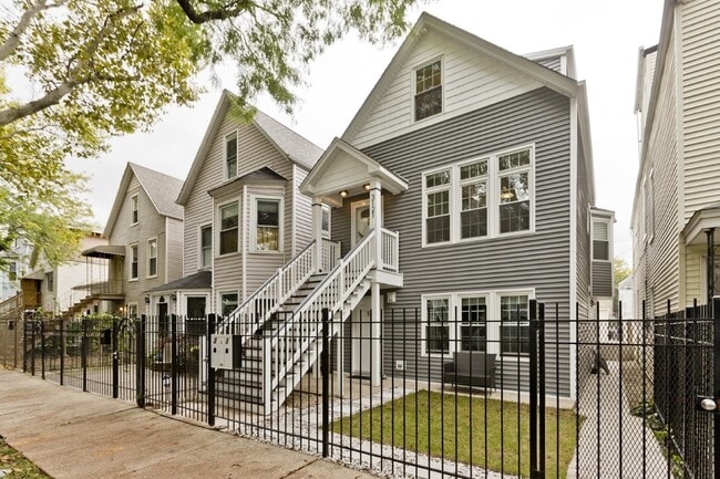 3121 N Monticello Ave in Chicago, IL - Building Photo - Building Photo