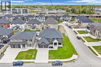 569 Holburn St in Windsor, ON - Building Photo - Building Photo