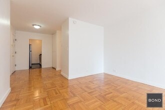 145 Fourth Avenue in New York, NY - Building Photo - Building Photo
