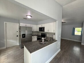 511 Gaspar Ave in Deltona, FL - Building Photo - Building Photo
