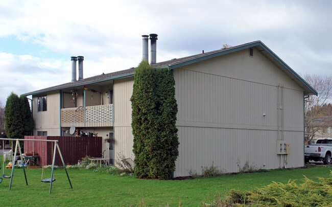15914 52nd St E in Sumner, WA - Foto de edificio - Building Photo