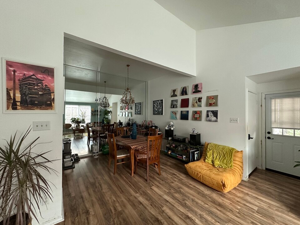 6322 Winton St in Dallas, TX - Building Photo