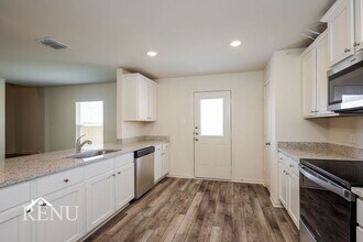 11018 Yonder Flts in Converse, TX - Building Photo - Building Photo