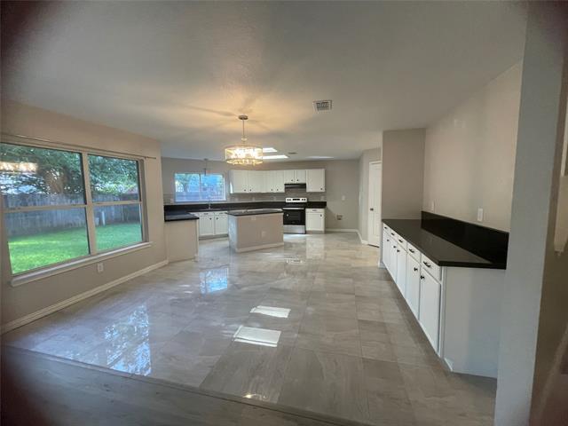 3152 Pine Valley Dr in Grand Prairie, TX - Building Photo - Building Photo