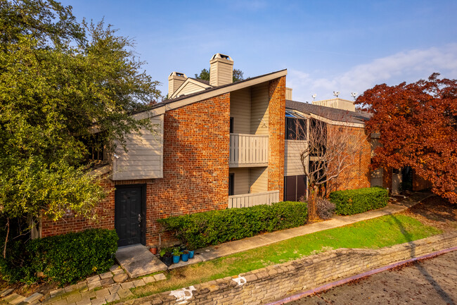 Trinity Royal in Dallas, TX - Foto de edificio - Building Photo