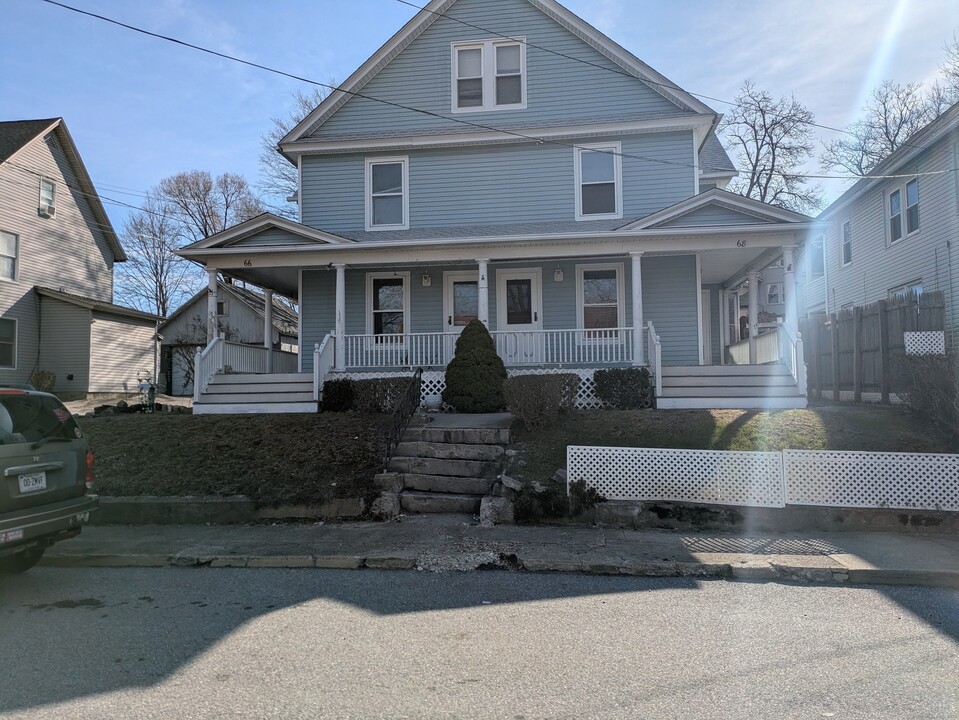 66 Forest Ct in Torrington, CT - Foto de edificio