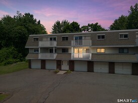 80 Churchill Dr in Newington, CT - Building Photo