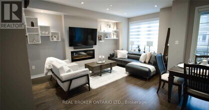 3102 Biltmore Common in Oakville, ON - Building Photo - Building Photo