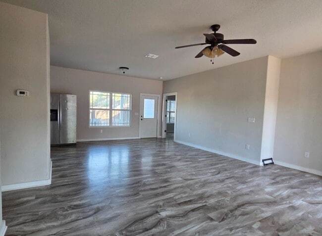 205 Ivy Ln in Kerrville, TX - Building Photo - Building Photo