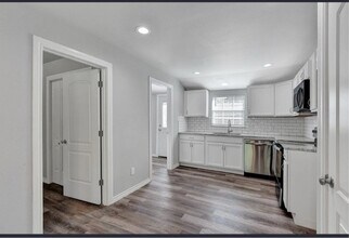 1104 Evans St in Bonham, TX - Building Photo - Building Photo