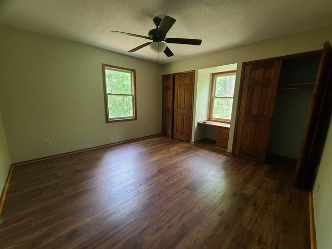 299 Pearson Rd in Tamassee, SC - Building Photo - Building Photo