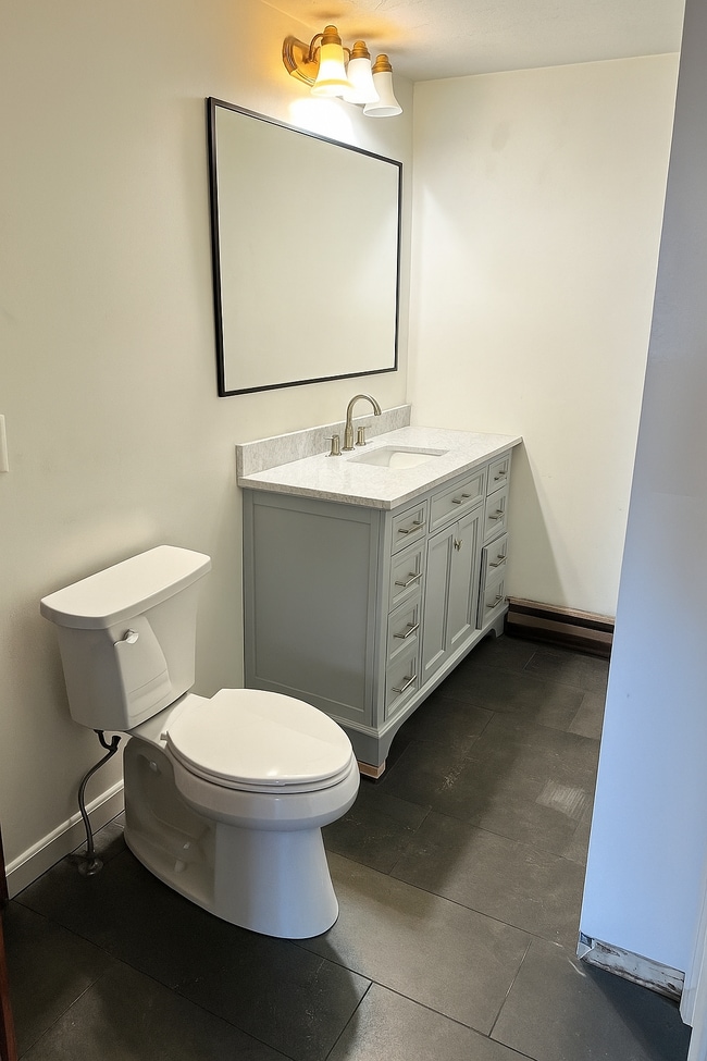 94 Graham St, Unit 301 in Biddeford, ME - Building Photo - Building Photo