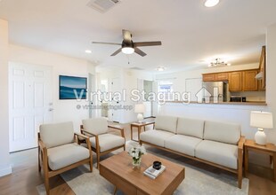 2210 Holly St in Austin, TX - Building Photo - Building Photo