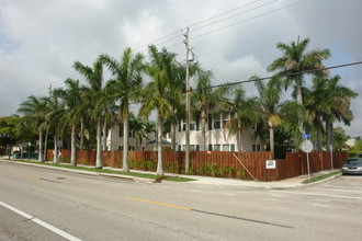 3701-3705 S Olive Ave in West Palm Beach, FL - Building Photo - Building Photo